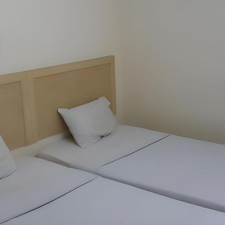 Oyo 301 River Inn Hotel Butterworth Esterno foto