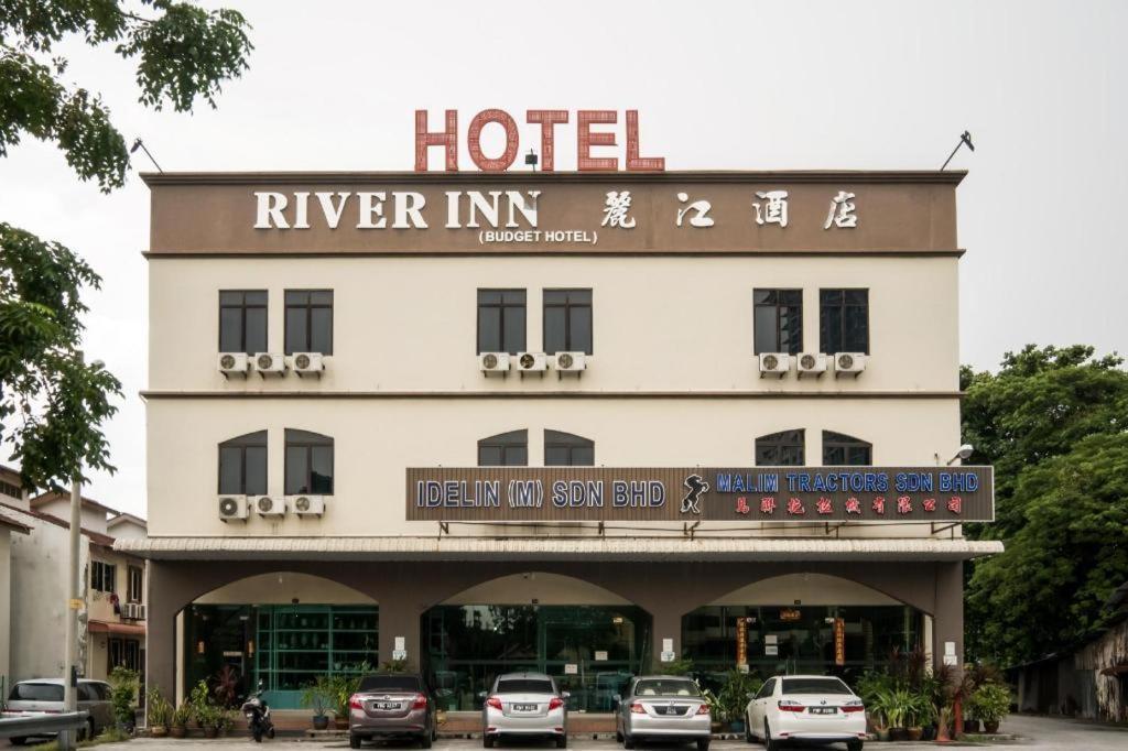 Oyo 301 River Inn Hotel Butterworth Esterno foto