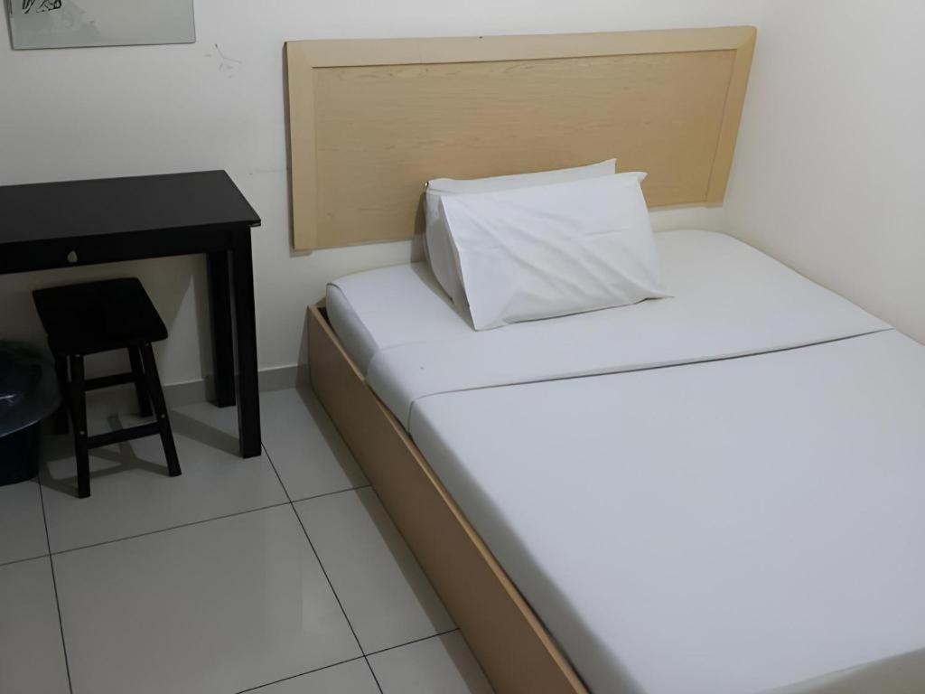 Oyo 301 River Inn Hotel Butterworth Esterno foto