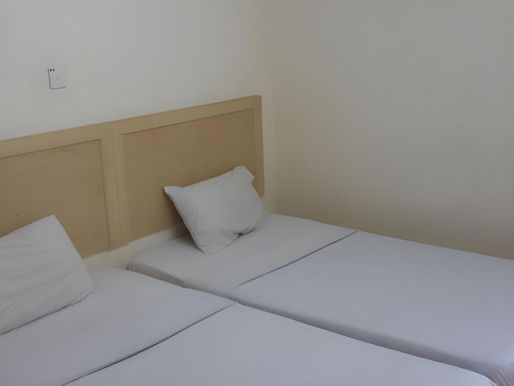 Oyo 301 River Inn Hotel Butterworth Esterno foto