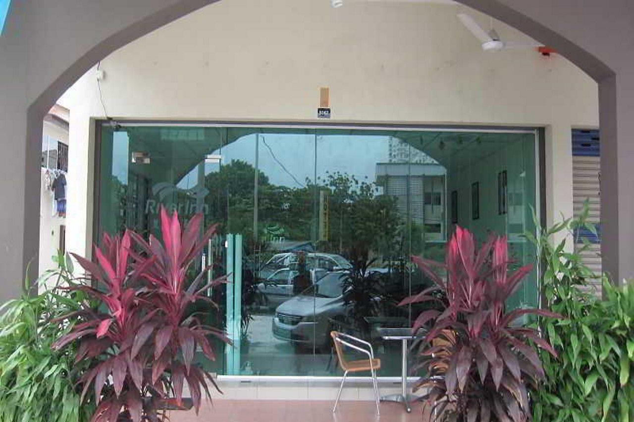 Oyo 301 River Inn Hotel Butterworth Esterno foto