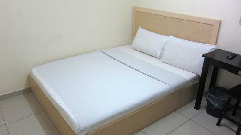 Oyo 301 River Inn Hotel Butterworth Esterno foto