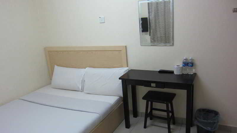 Oyo 301 River Inn Hotel Butterworth Esterno foto