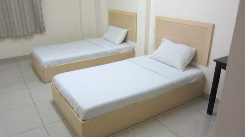 Oyo 301 River Inn Hotel Butterworth Esterno foto