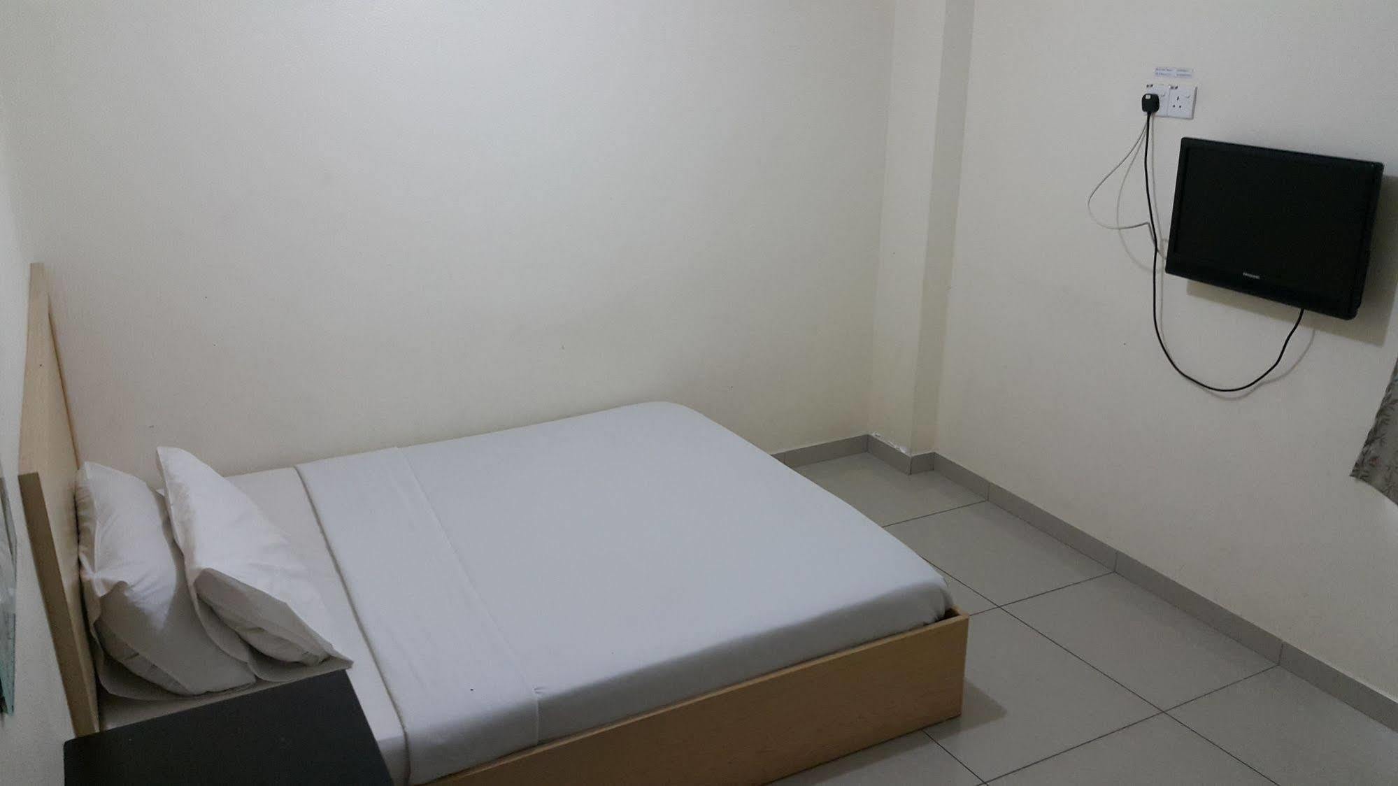 Oyo 301 River Inn Hotel Butterworth Esterno foto