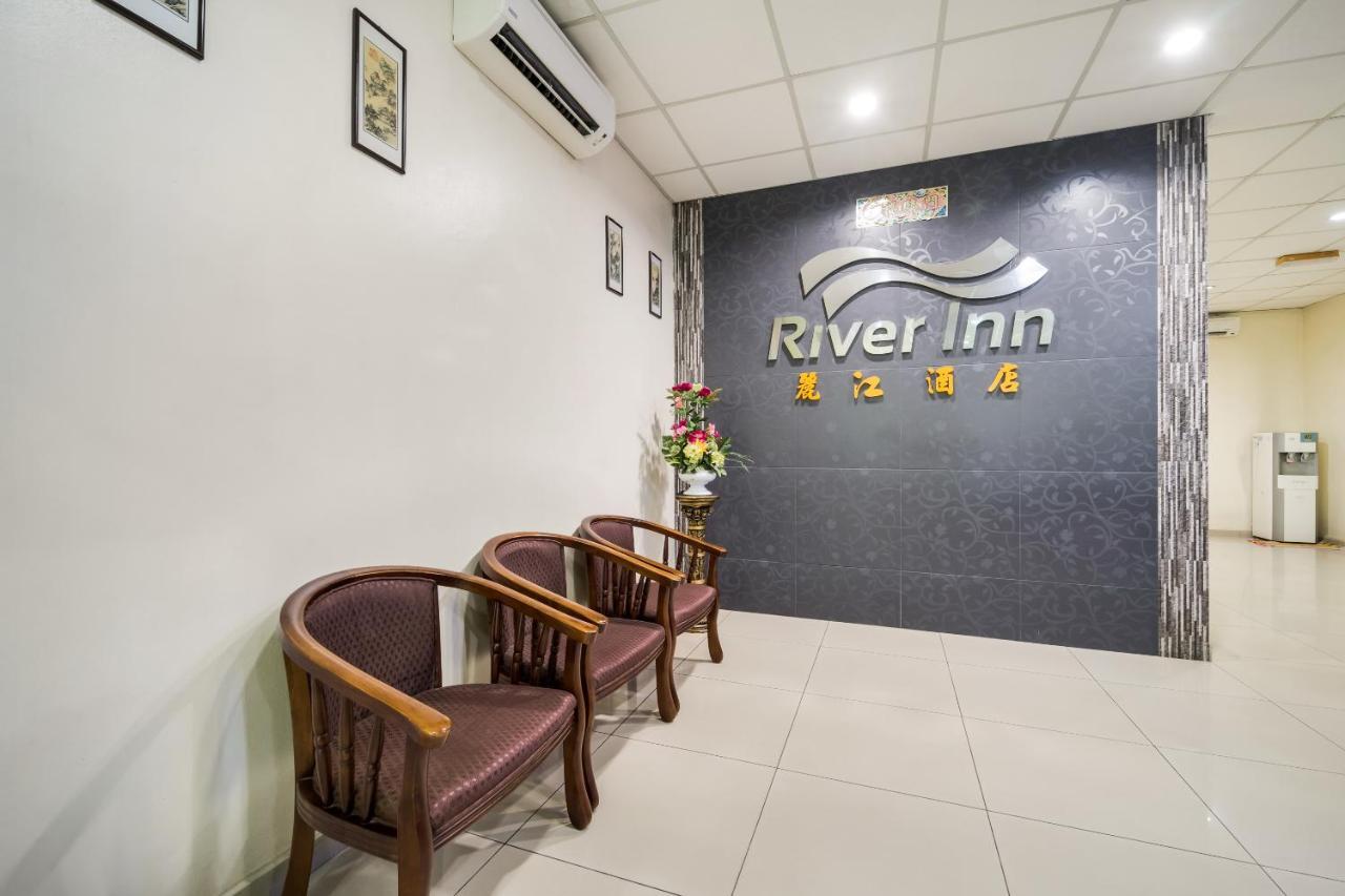 Oyo 301 River Inn Hotel Butterworth Esterno foto