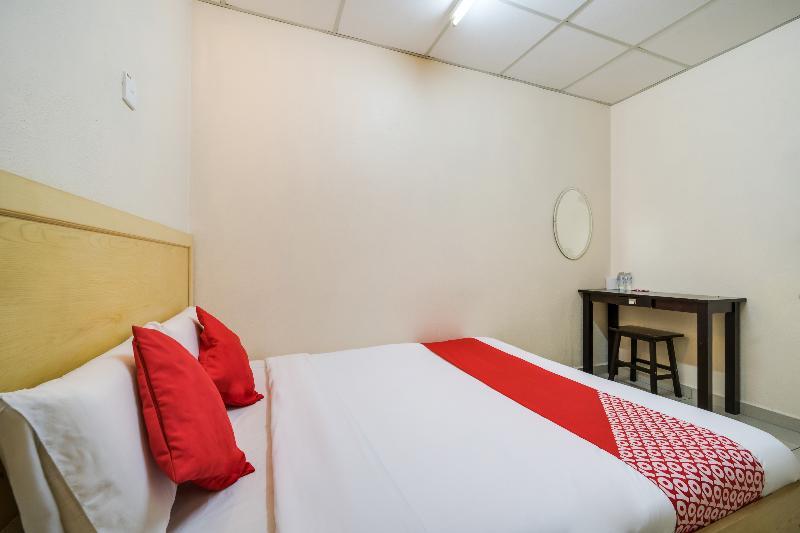 Oyo 301 River Inn Hotel Butterworth Esterno foto